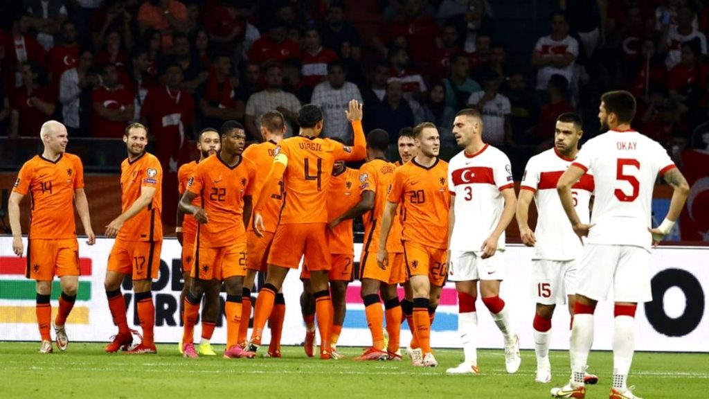 Hollanda'da Türkiye İçin Kara Gece