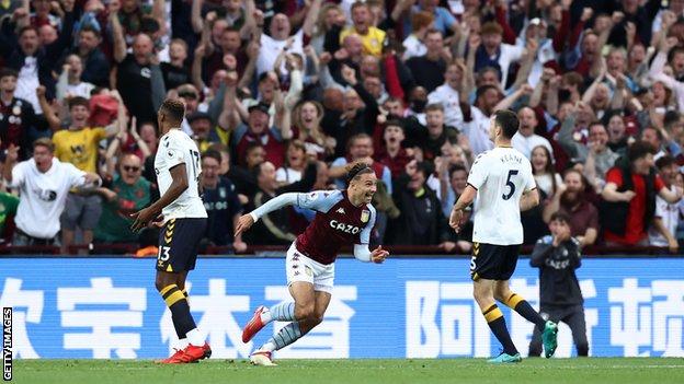Aston Villa Sahasında Everton’ı Devirdi
