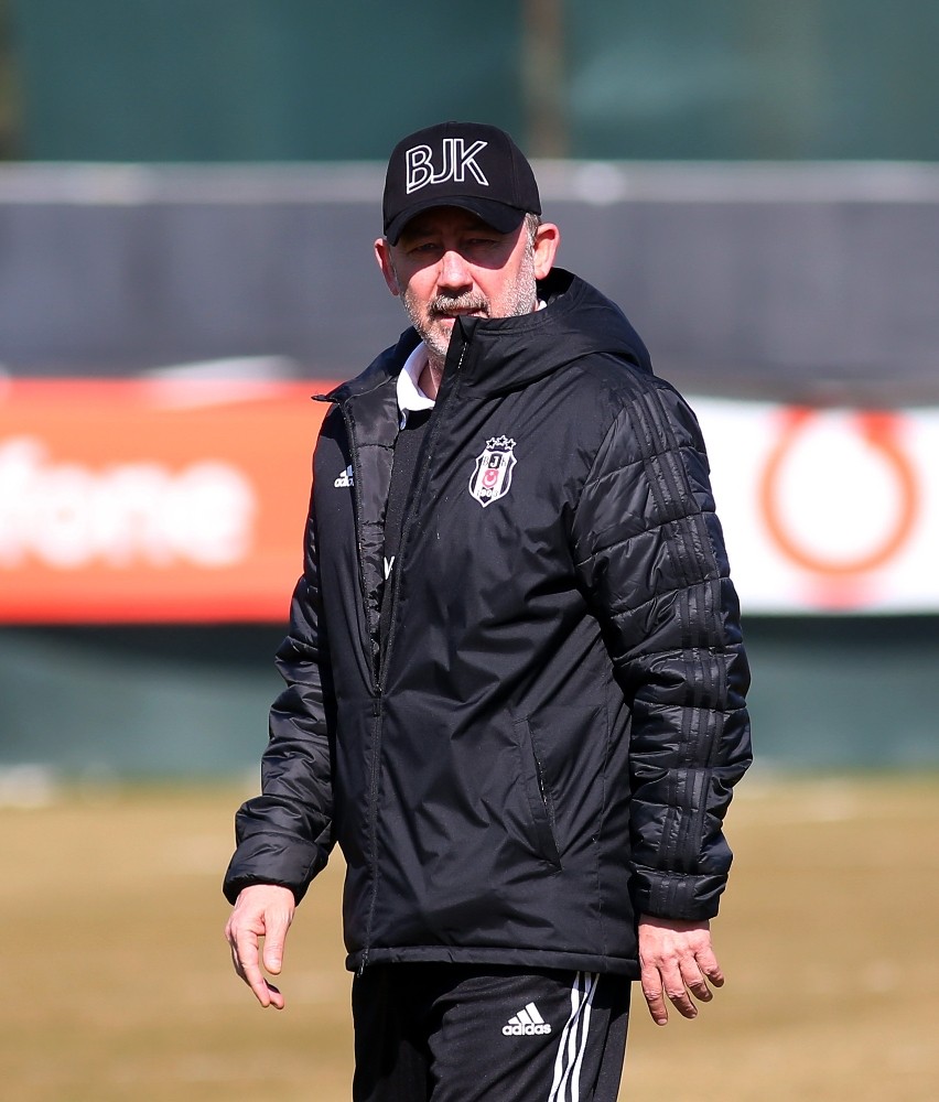 Miralem Pjanić Resmen Beşiktaş Formasında