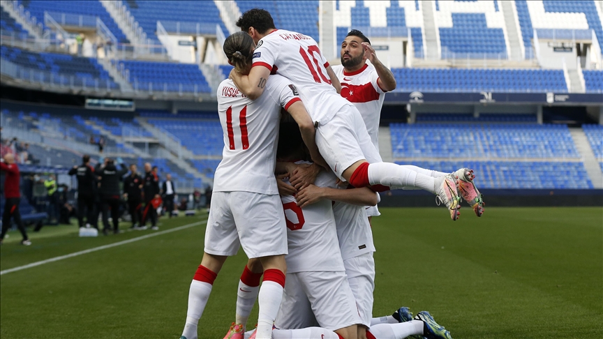 Türkiye Futbol Takımı Yine Olmadı Yine Yapamadı
